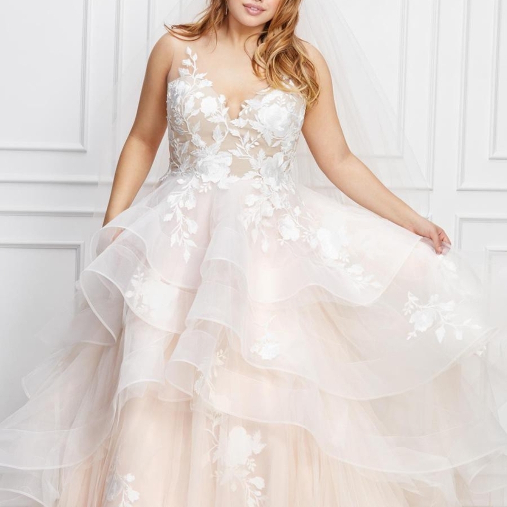 Elegant Off-White Floral Layered Wedding Gown Montogmery Wtoo By Watters